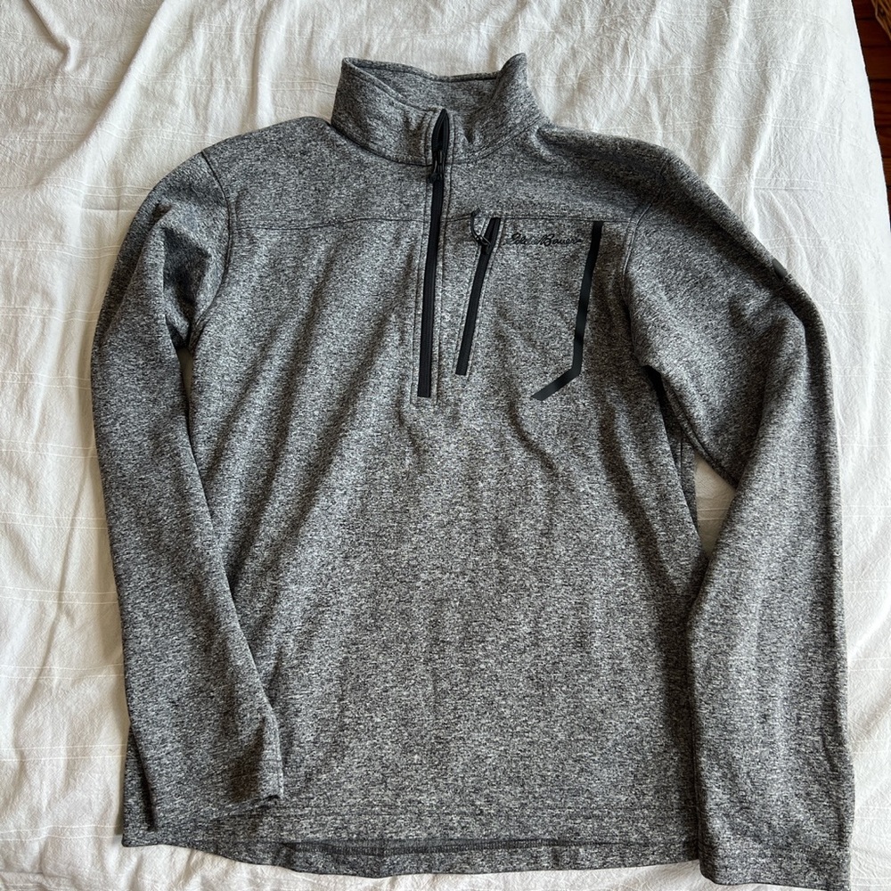 Eddie Bauer lightweight men’s 1/4 zip. Brand new barely worn, perfect condition.